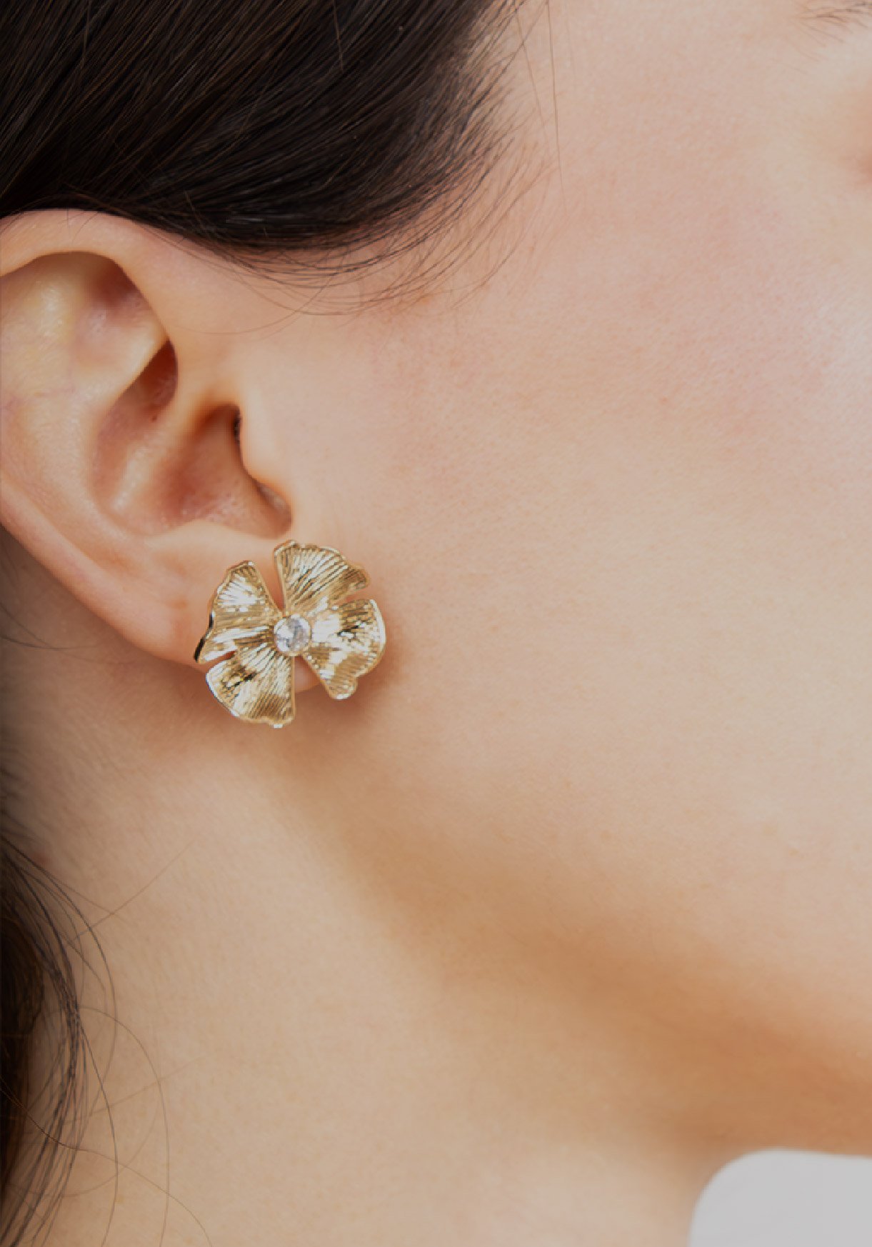 earring black overlay