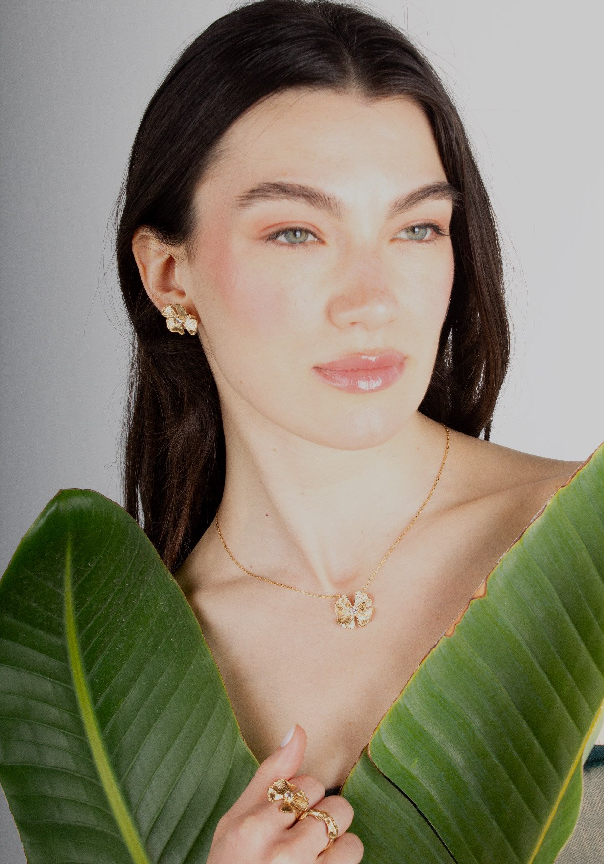 necklace black overlay